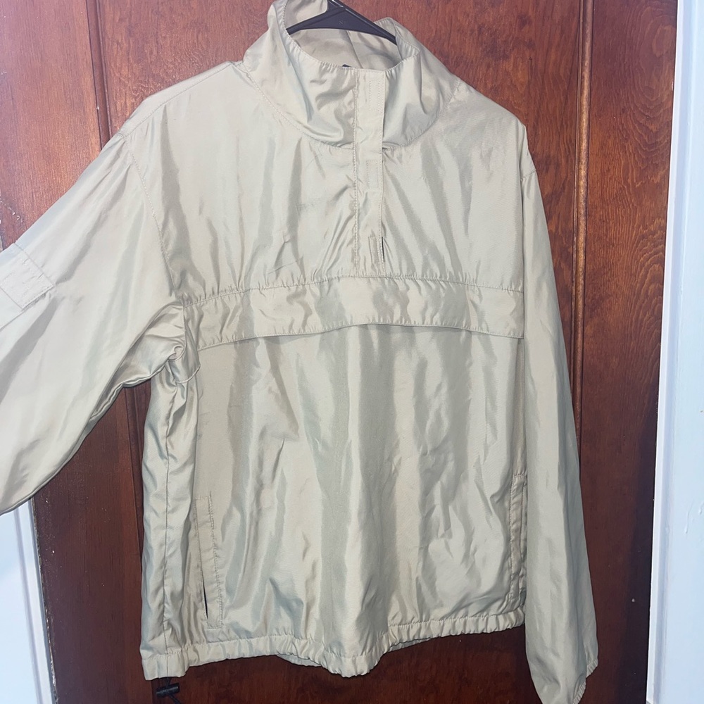 Gap windbreaker